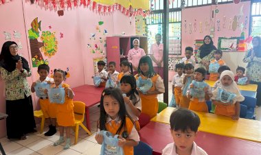 SPPG-Polri-di-Pejaten-Bagikan-3.417-Porsi-MBG-ke-Anak-anak-di-Jaksel